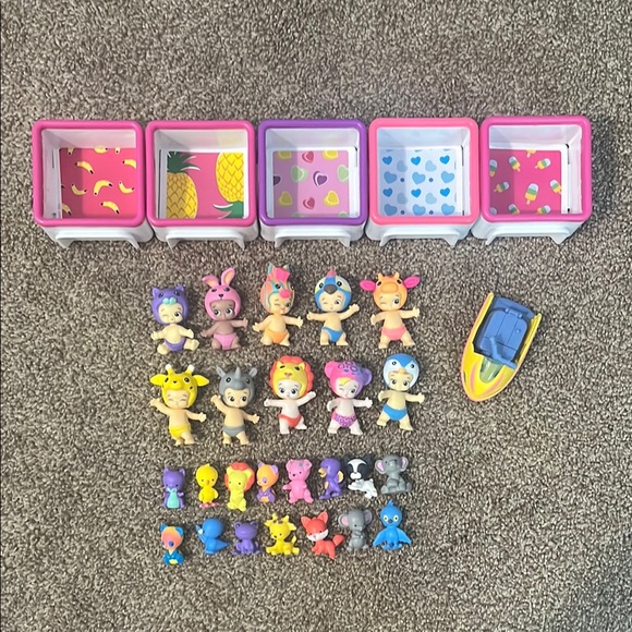 Twozies Toy Bundle - Picture 1 of 1